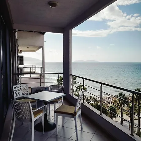 Pineapple Sea View By Office *